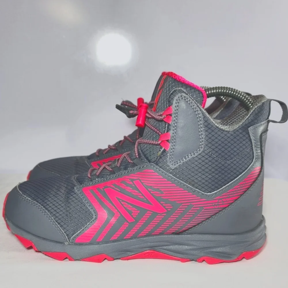 New Balance Big boys size 7 Grey & Pink 700v1 Hiking sneakers.
